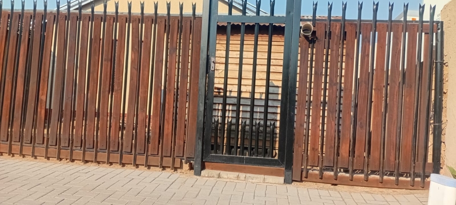 3 Bedroom Property for Sale in Mabopane Unit X North West